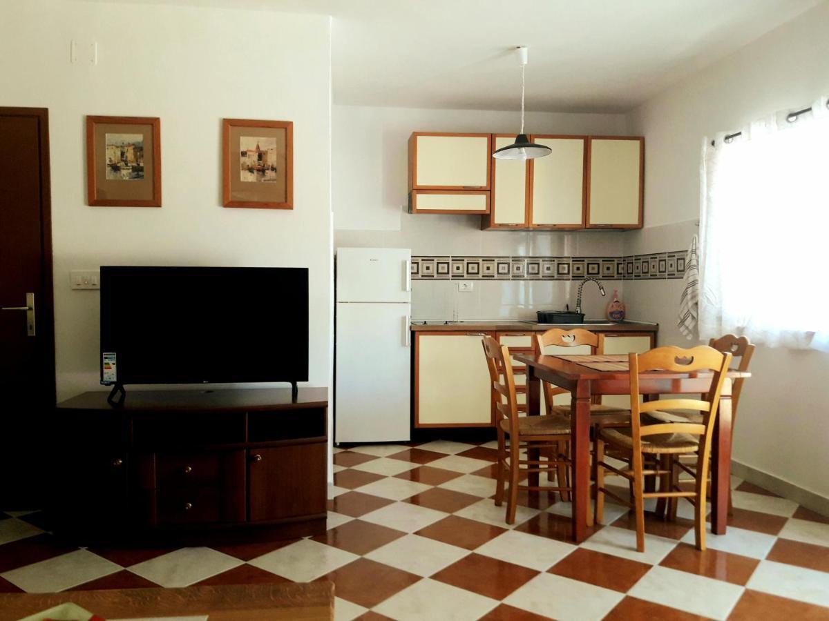 Casa Istriana Nona Pina Villa Kaštelir Exteriör bild