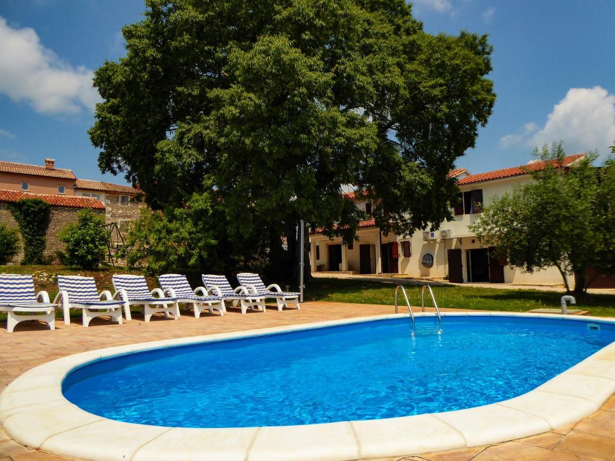Casa Istriana Nona Pina Villa Kaštelir Exteriör bild