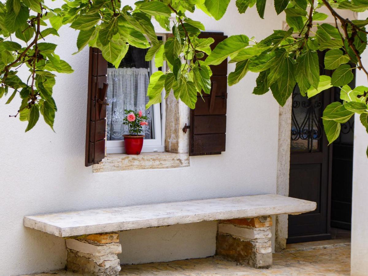 Casa Istriana Nona Pina Villa Kaštelir Exteriör bild