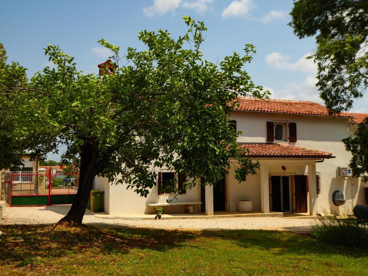Casa Istriana Nona Pina Villa Kaštelir Exteriör bild