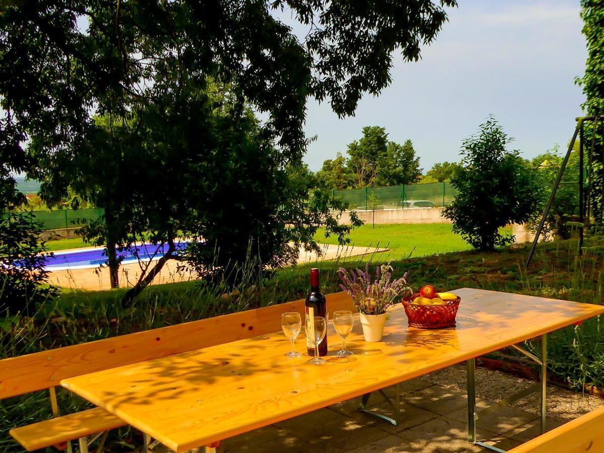 Casa Istriana Nona Pina Villa Kaštelir Exteriör bild